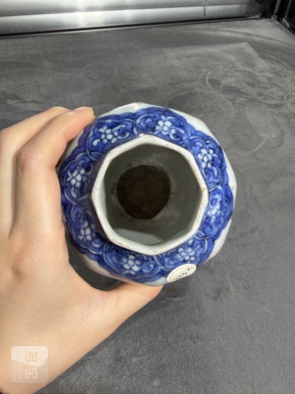 明崇祯青花折枝花卉纹八棱小罐 - 图8